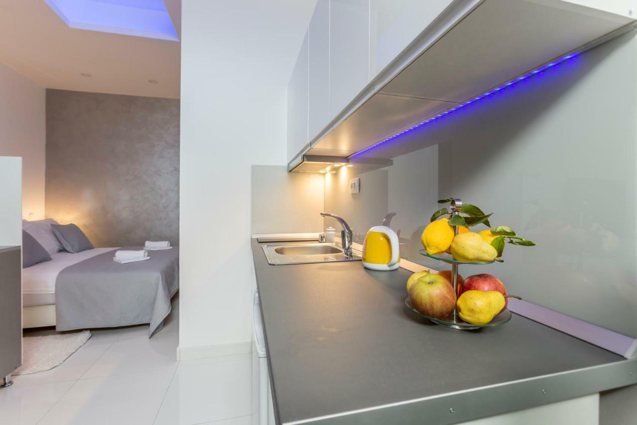 Studio Apartments Twins Split Exterior photo