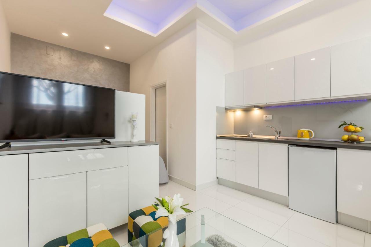 Studio Apartments Twins Split Exterior photo